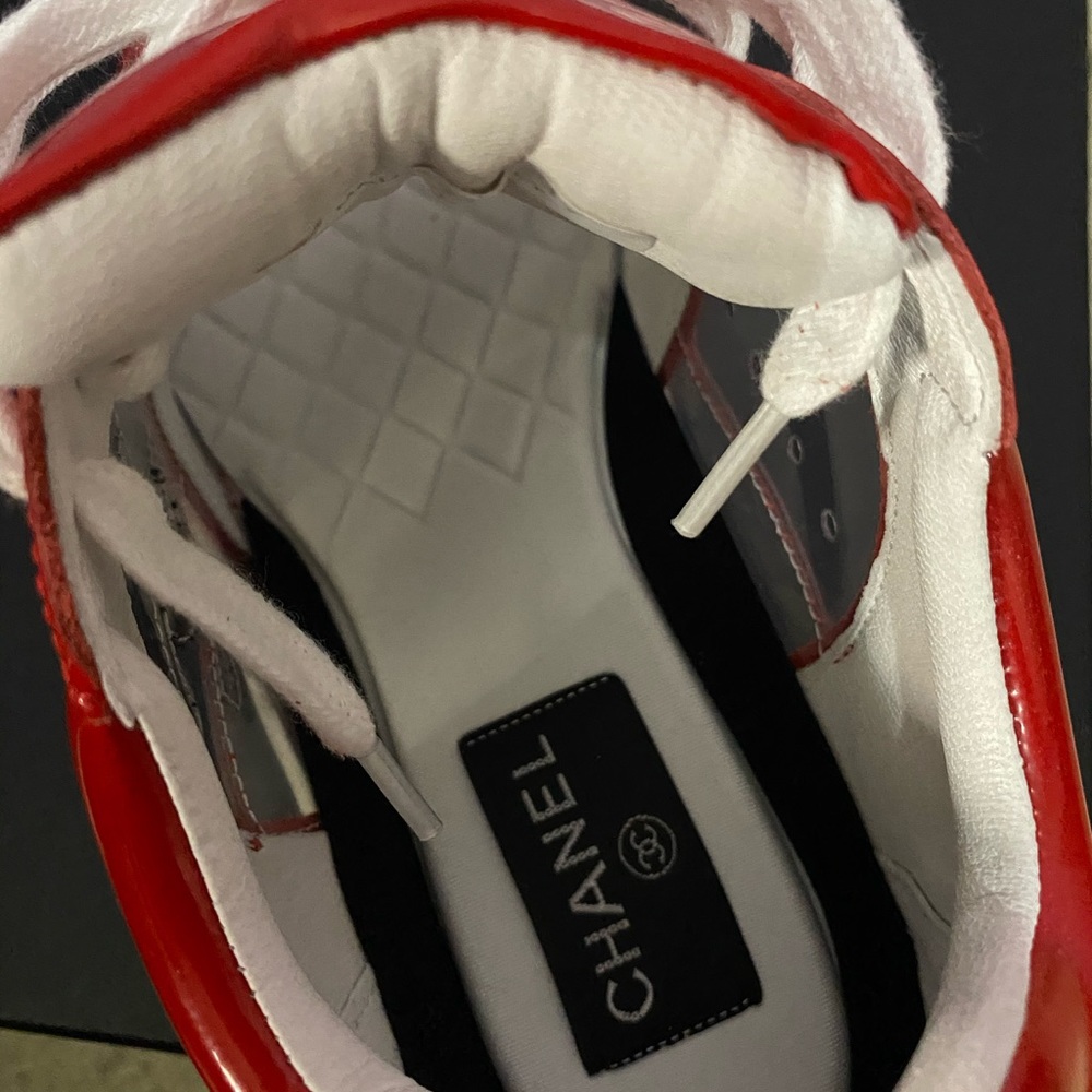 Chanel sneaker